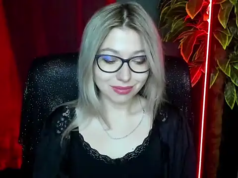 Snapshot of loveHeidi chatting on 03-09-26, 05:33 loveHeidi online show from 03-09-26, 05:33