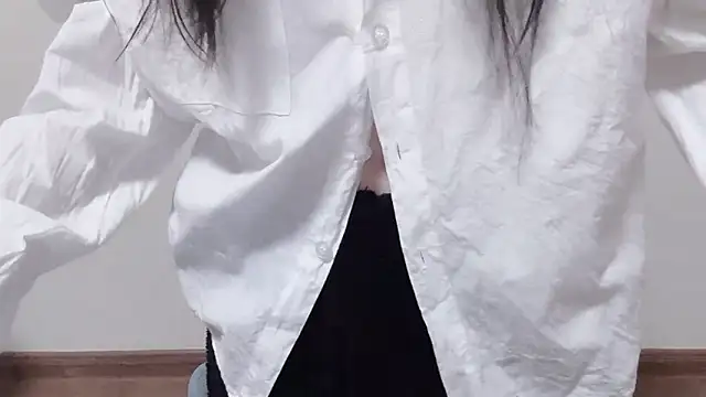 Queen ww online show from 11-23-25, 02:17