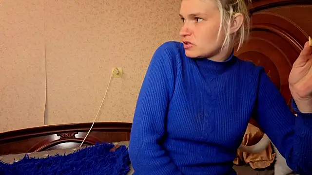 SaraSnow  online show from 04-11-26, 08:35