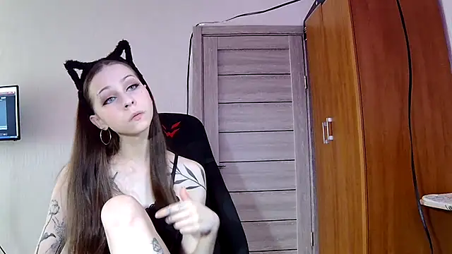 AsahyKourr online show from 11-21-25, 01:15