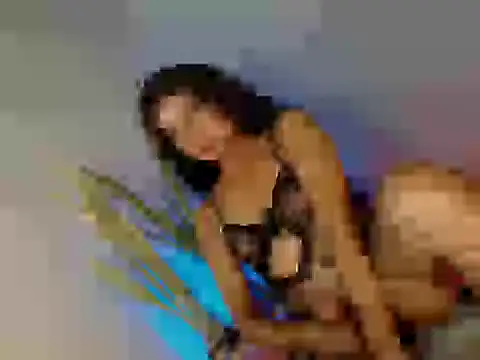 Snapshot of sinful_siren chatting on 09-10-25, 01:11 sinful siren online show from 09-10-25, 01:11