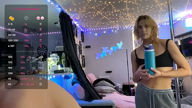 Snapshot of icy_pisces chatting on 09-17-25, 12:40 icy pisces online show from 09-17-25, 12:40