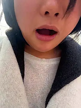 Snapshot of Fengbaby-555 chatting on 03-08-26, 07:12 Fengbaby-555 online show from 03-08-26, 07:12