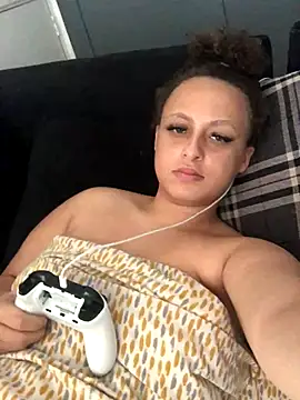 Snapshot of Welsh_Maya19X chatting on 09-21-25, 01:13 Welsh Maya19X online show from 09-21-25, 01:13