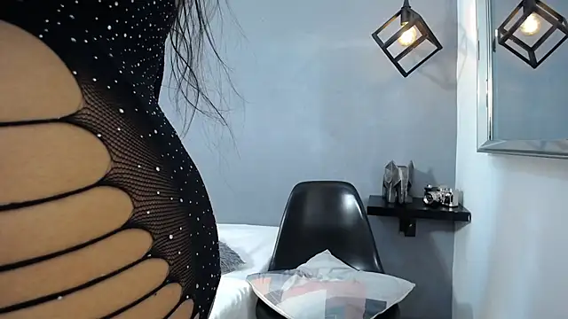 Luciana Graay online show from 10-11-25, 02:04