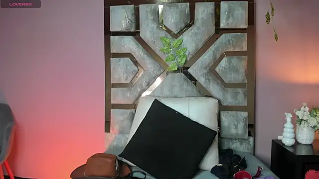 Snapshot of Electra_Gosselin chatting on 07-01-26, 01:29 Electra Gosselin online show from 07-01-26, 01:29