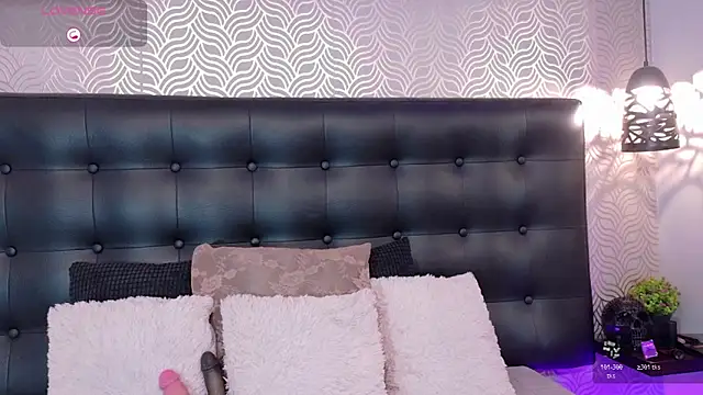 NaiaraMasson  online show from 11-05-25, 12:16