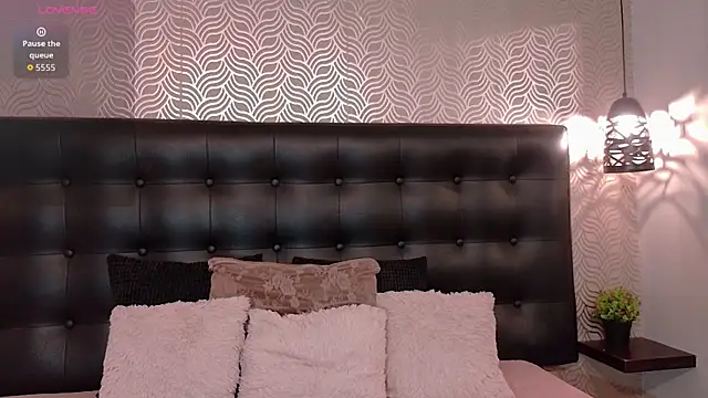 NaiaraMasson  online show from 04-18-26, 12:09