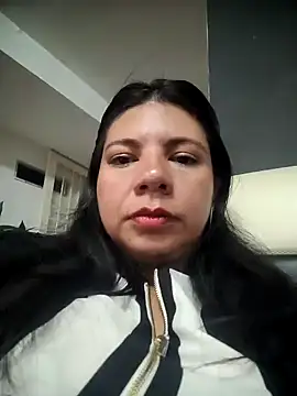 Snapshot of kinky_momm chatting on 01-14-26, 04:12 kinky momm online show from 01-14-26, 04:12