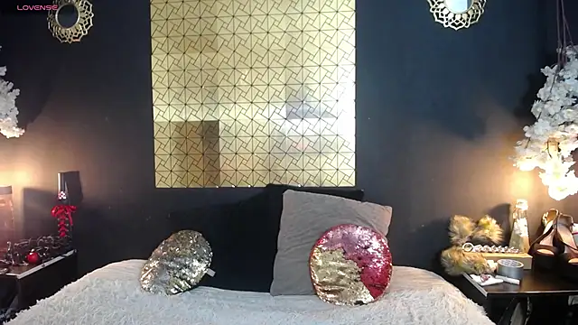 Snapshot of kinky_momm chatting on 02-19-26, 03:08 kinky momm online show from 02-19-26, 03:08