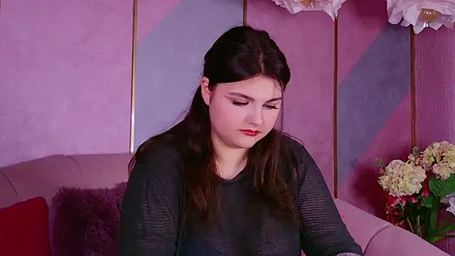 UR BELLA online show from 10-18-25, 11:11