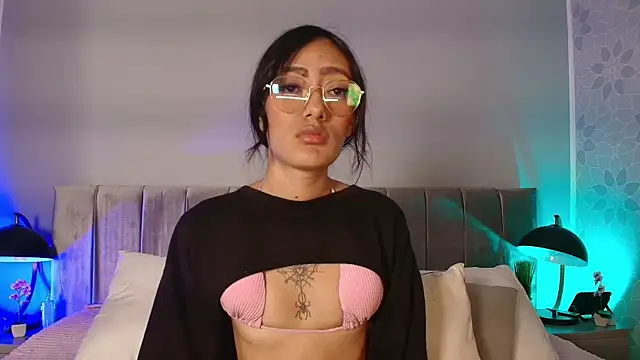 Ameliaa Moon  online show from 10-08-25, 12:03