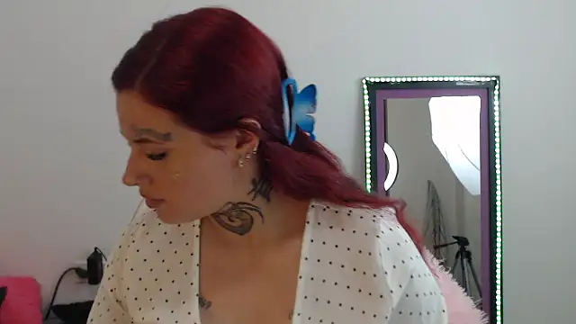 Snapshot of Maddy_Vicius19 chatting on 09-24-25, 08:01 Maddy Vicius19 online show from 09-24-25, 08:01