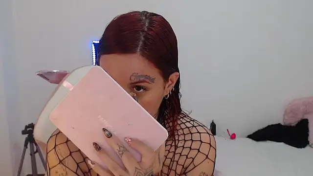 Snapshot of Maddy_Vicius19 chatting on 10-05-25, 09:24 Maddy Vicius19 online show from 10-05-25, 09:24