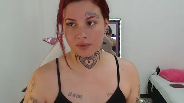 Snapshot of Maddy_Vicius19 chatting on 10-06-25, 08:50 Maddy Vicius19 online show from 10-06-25, 08:50