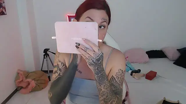 Snapshot of Maddy_Vicius19 chatting on 10-12-25, 08:08 Maddy Vicius19 online show from 10-12-25, 08:08