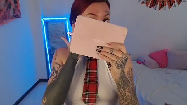 Snapshot of Maddy_Vicius19 chatting on 10-20-25, 08:20 Maddy Vicius19 online show from 10-20-25, 08:20