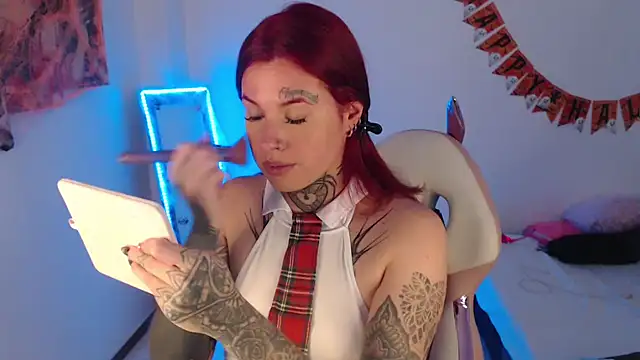 Snapshot of Maddy_Vicius19 chatting on 10-26-25, 09:10 Maddy Vicius19 online show from 10-26-25, 09:10