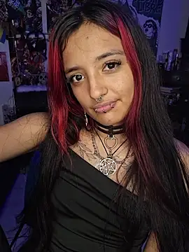 carolinerue online show from 04-21-26, 02:51