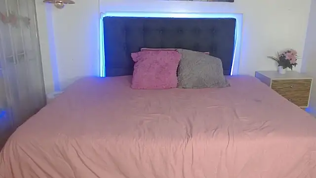  Luna Vixen online show from 09-23-25, 06:00