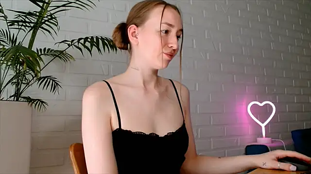 WhitePrincessLuna online show from 07-06-26, 12:35