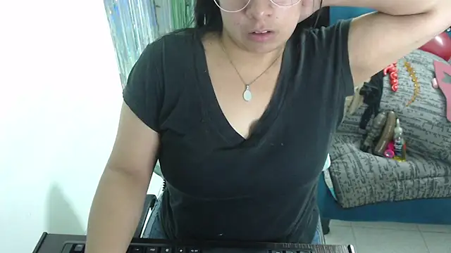 Snapshot of Cristalfire_69 chatting on 09-16-25, 01:34 Cristalfire 69 online show from 09-16-25, 01:34