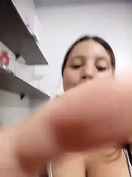 Shell Latina online show from 03-26-26, 04:40