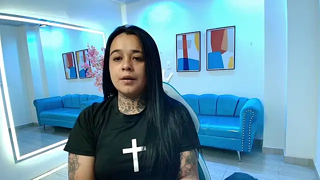 Snapshot of Black_roseee chatting on 10-18-25, 04:15 Black roseee online show from 10-18-25, 04:15