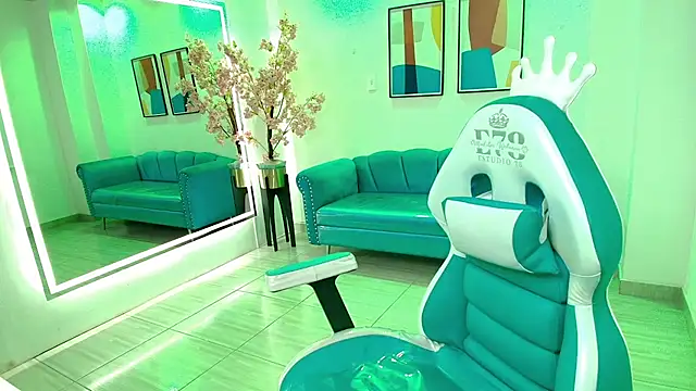 Snapshot of Black_roseee chatting on 10-19-25, 04:02 Black roseee online show from 10-19-25, 04:02