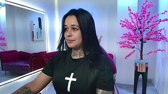 Snapshot of Black_roseee chatting on 11-06-25, 03:29 Black roseee online show from 11-06-25, 03:29