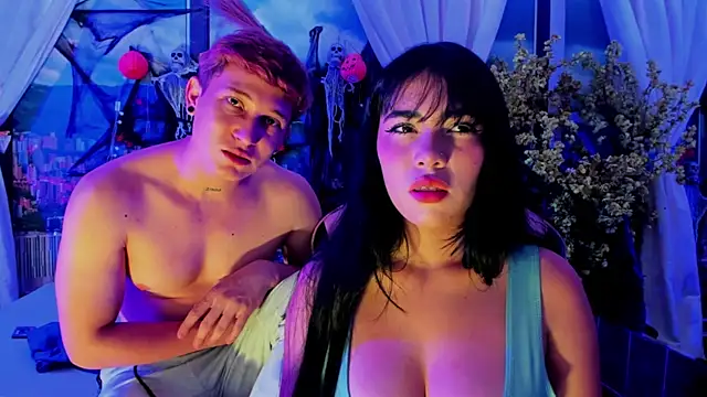 Sarahwalkerr online show from 10-22-25, 02:06