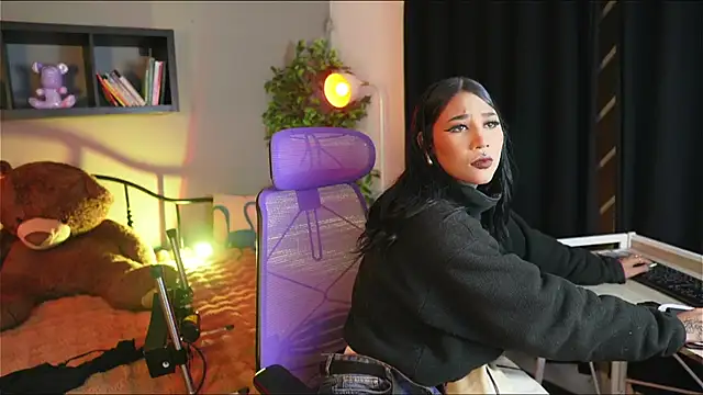 Anaya olyx online show from 10-11-25, 05:28