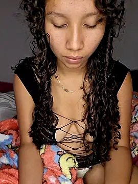 Snapshot of Texmox chatting on 10-31-25, 02:12 Texmox online show from 10-31-25, 02:12