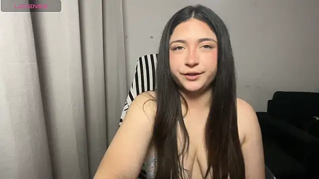 Snapshot of valentinauwu chatting on 01-06-26, 02:15 valentinauwu online show from 01-06-26, 02:15