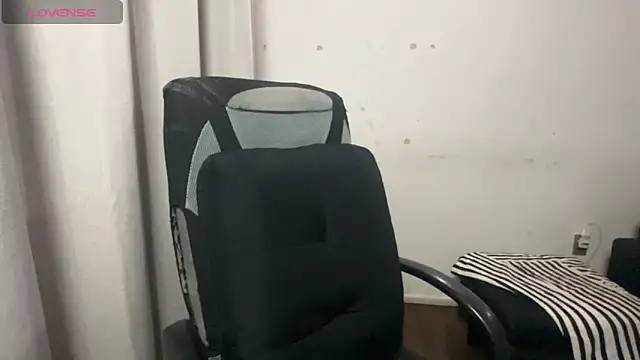 Snapshot of valentinauwu chatting on 02-02-26, 03:16 valentinauwu online show from 02-02-26, 03:16