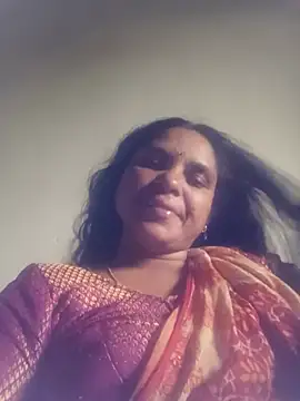 Snapshot of Notyriya7 chatting on 07-12-26, 12:07 Notyriya7 online show from 07-12-26, 12:07