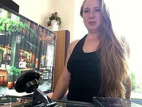 Snapshot of MazySunny chatting on 10-09-25, 07:06 MazySunny online show from 10-09-25, 07:06