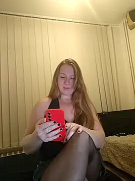 Snapshot of MazySunny chatting on 10-14-25, 07:14 MazySunny online show from 10-14-25, 07:14