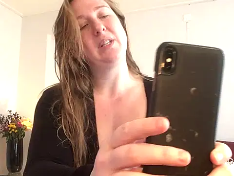 Snapshot of MazySunny chatting on 11-20-25, 08:58 MazySunny online show from 11-20-25, 08:58