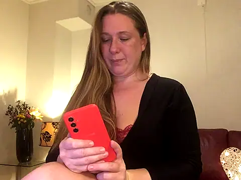 Snapshot of MazySunny chatting on 11-20-25, 09:03 MazySunny online show from 11-20-25, 09:03