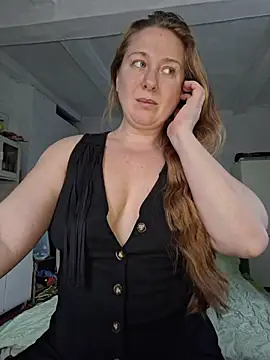 Snapshot of MazySunny chatting on 02-03-26, 06:40 MazySunny online show from 02-03-26, 06:40