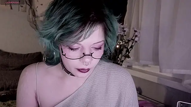 Alice Zev online show from 10-27-25, 04:22