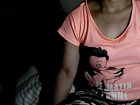 Snapshot of yoursPinayMama1682 chatting on 09-18-25, 02:41 yoursPinayMama1682 online show from 09-18-25, 02:41