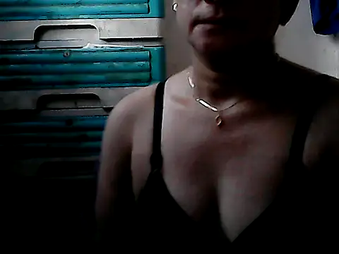 Snapshot of yoursPinayMama1682 chatting on 10-19-25, 11:27 yoursPinayMama1682 online show from 10-19-25, 11:27