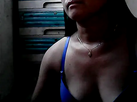 Snapshot of yoursPinayMama1682 chatting on 10-24-25, 06:10 yoursPinayMama1682 online show from 10-24-25, 06:10