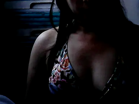 Snapshot of yoursPinayMama1682 chatting on 11-18-25, 11:15 yoursPinayMama1682 online show from 11-18-25, 11:15