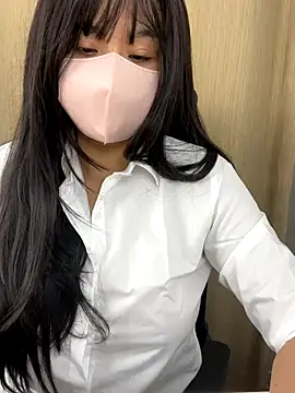 Snapshot of Jying_818 chatting on 09-20-25, 04:30 Jying 818 online show from 09-20-25, 04:30