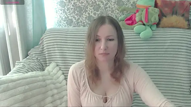 Snapshot of LesanaMagic chatting on 06-27-26, 02:23 LesanaMagic online show from 06-27-26, 02:23