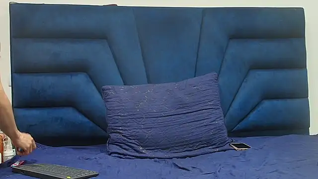 Angell cooper online show from 02-25-26, 01:43