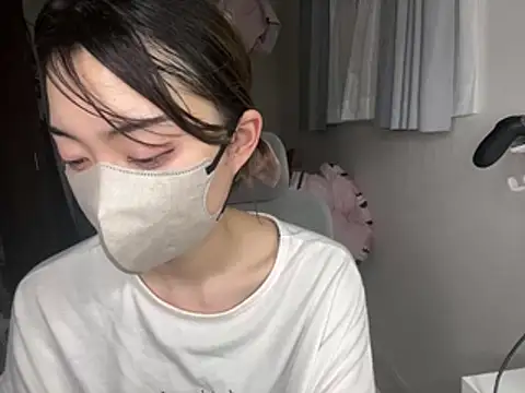 Snapshot of naginagisan chatting on 07-27-26, 02:02 naginagisan online show from 07-27-26, 02:02